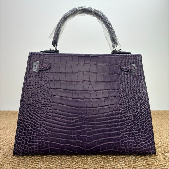 Kelly 25 Crocodile Embossed Structured Handbag Luxe Purple - Picture 4 of 14